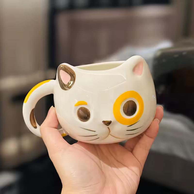 Ceramic cat-shaped mug, perfect for cat and coffee lovers